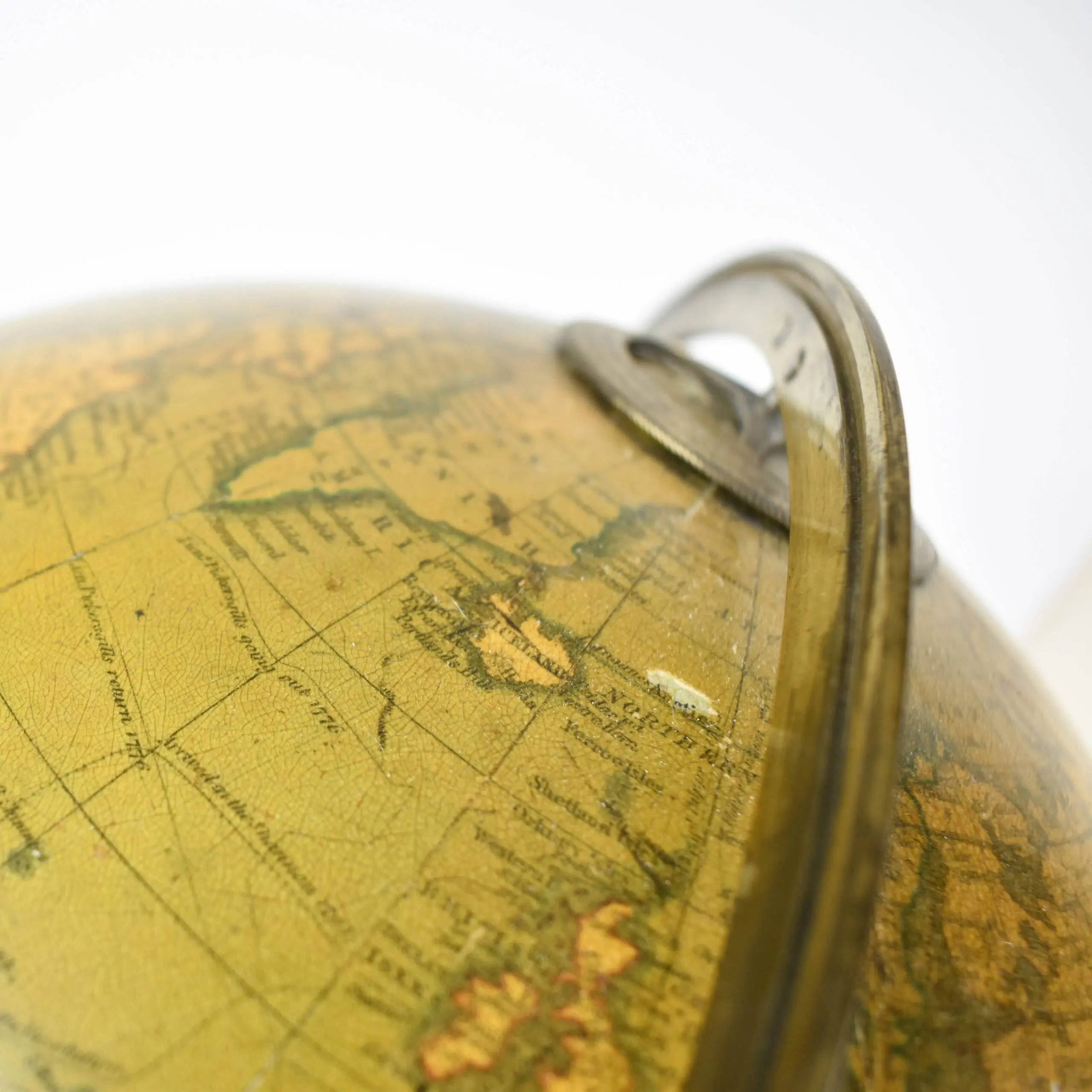  A Rare J Gellatly presentation 12-inch terrestrial table globe (2)